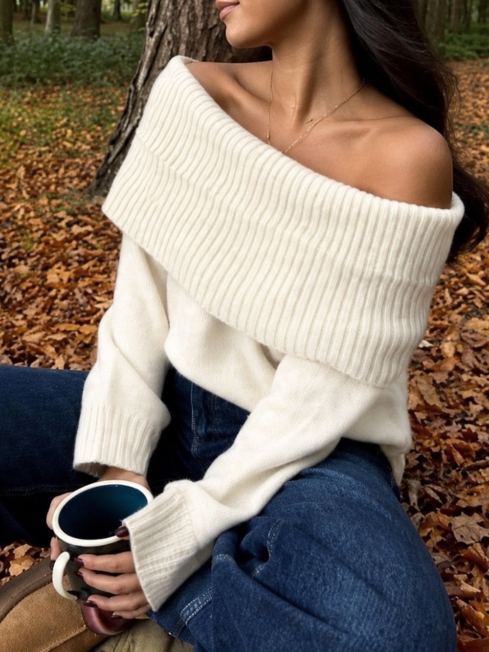 Abercrombie and fitch cream/white off shoulder‎ slouchy sweater size large